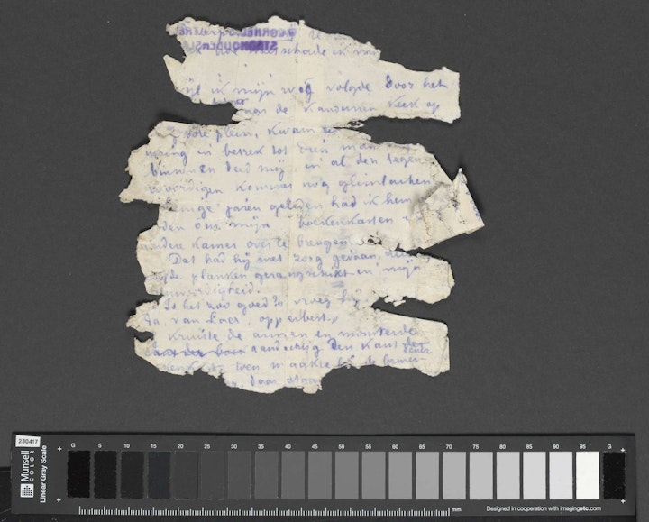 Fragment met waterschade uit Oorlogsdagboek Loveling